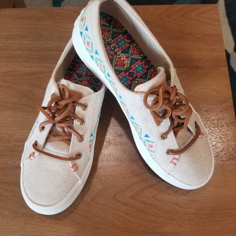 Adorable Sperry Platform Sneakers!!🌱🌻🌱🌻